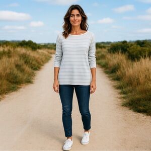 NWOT Vince Women’s 100% Linen Striped Sweater Longer length Tunic‎